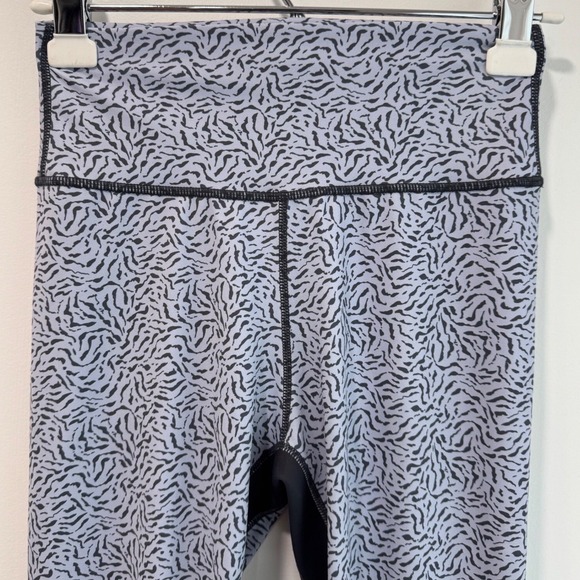 Allfenix Anthropologie Powder Cheetah 7/8 High Waist Leggings Size M - Picture 2 of 8